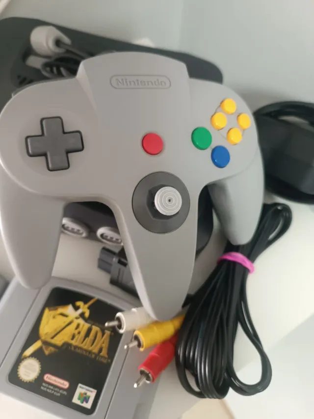 Nintendo 64. Zelda y Mario. Buen estado.
