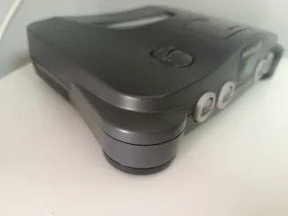 Nintendo 64. Zelda y Mario. Buen estado.