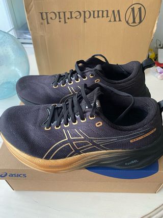 Zapatillas Asics Gel-Saiun3 Negro/Dorado