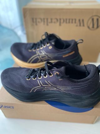 Zapatillas Asics Gel-Saiun3 Negro/Dorado