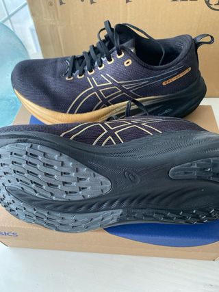 Zapatillas Asics Gel-Saiun3 Negro/Dorado