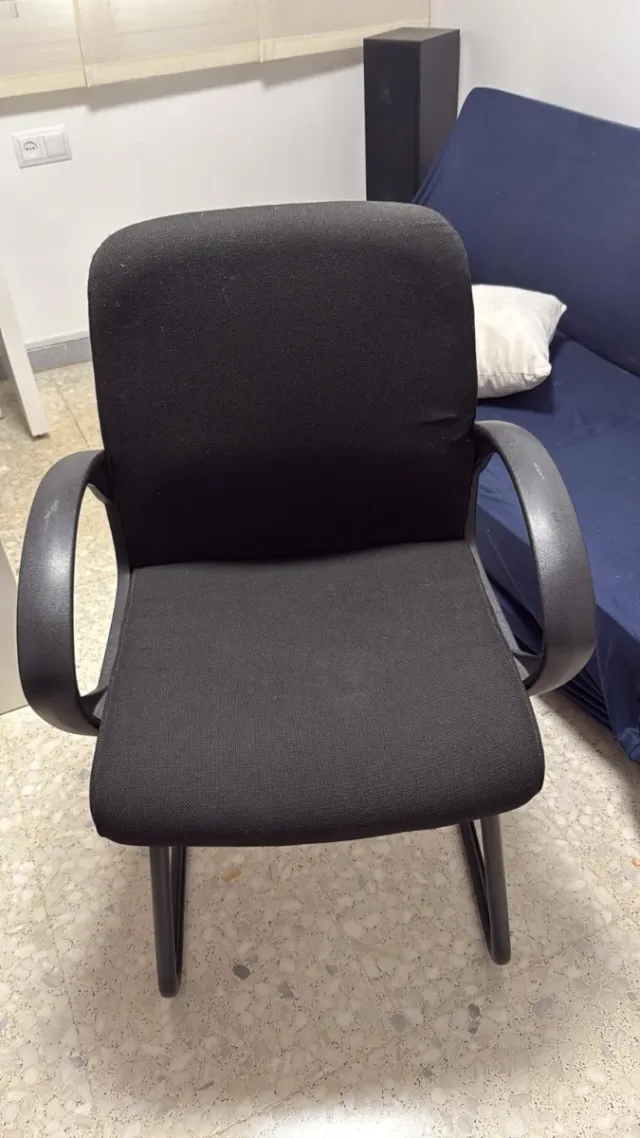 Silla de oficina negra