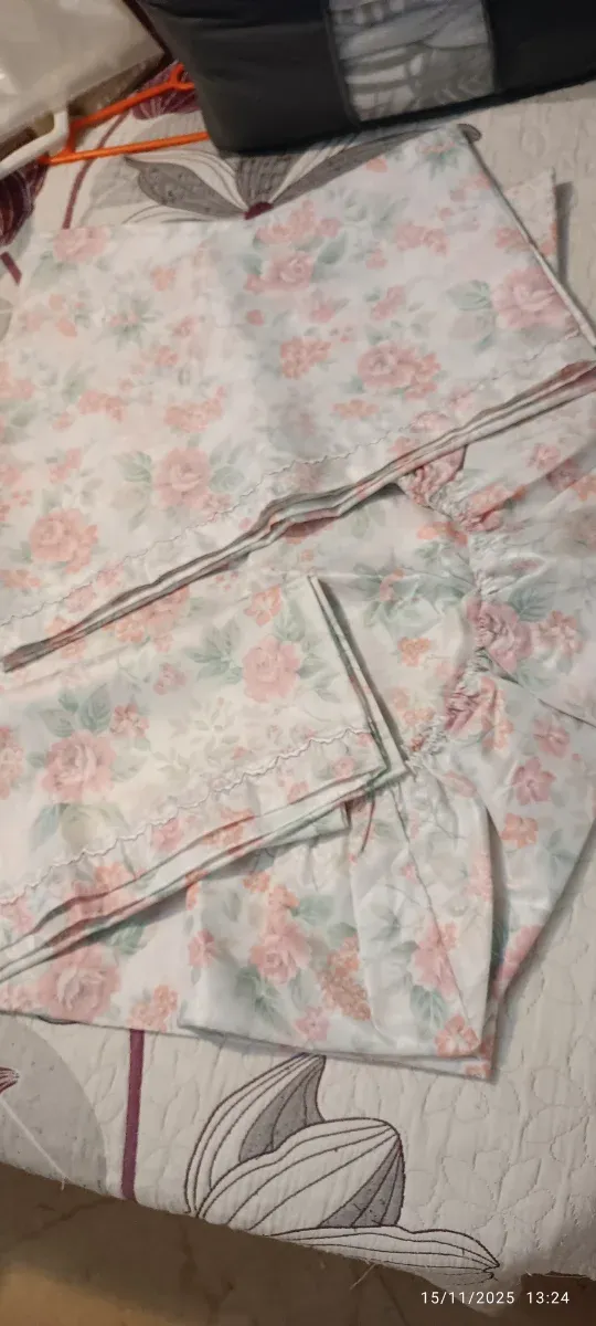 Sábanas Raso 135cm Flores Rosas y Verdes