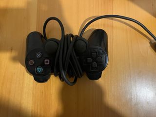 PlayStation 2 con Controller e Gioco