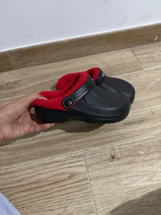 Chanclas Crocs niño talla 34 negras