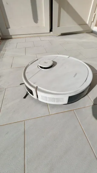 Ecovacs Deebot N8+ Robot Aspirapolvere