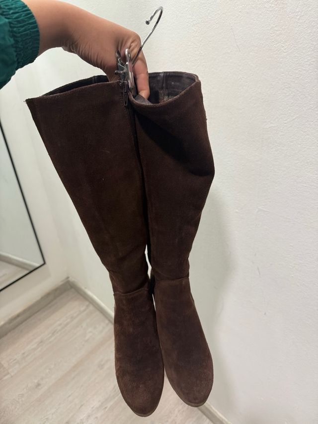 Botas de ante marrones