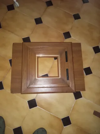 Marco de ventana o puerta de madera