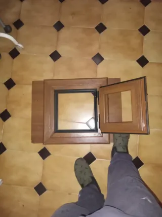 Marco de ventana o puerta de madera