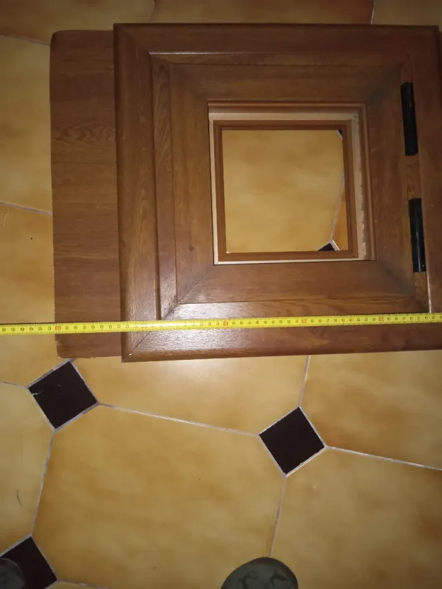 Marco de ventana o puerta de madera