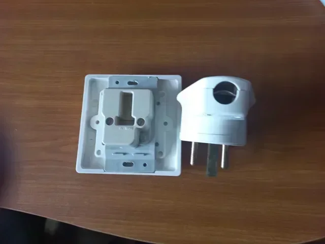 Enchufe industrial Legrand 20A 380V