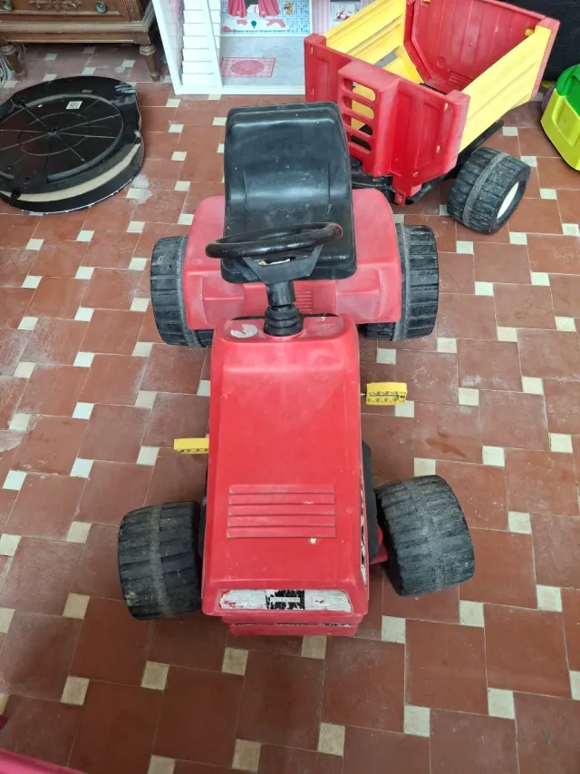 Tractor de pedales Farmer 210 con remolque