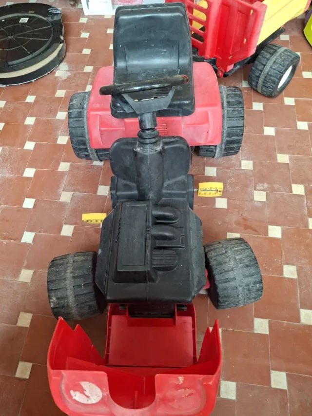 Tractor de pedales Farmer 210 con remolque