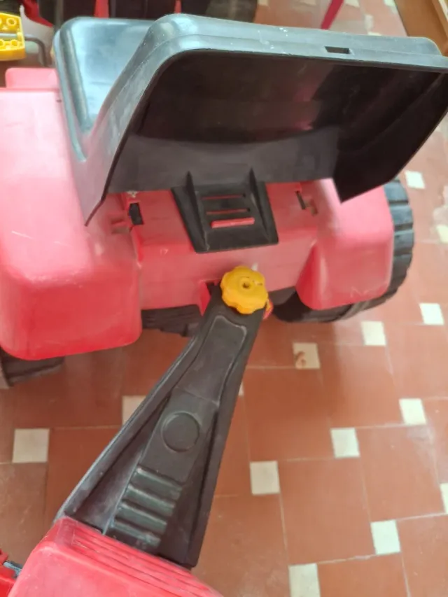 Tractor de pedales Farmer 210 con remolque