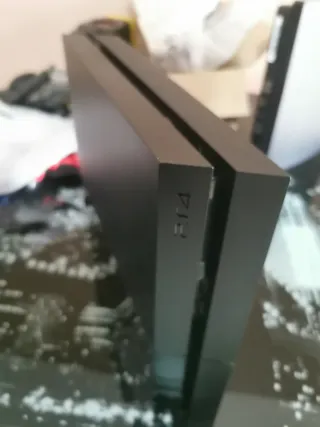 PS4 averiada ( no reconoce juego. No hago envíos!