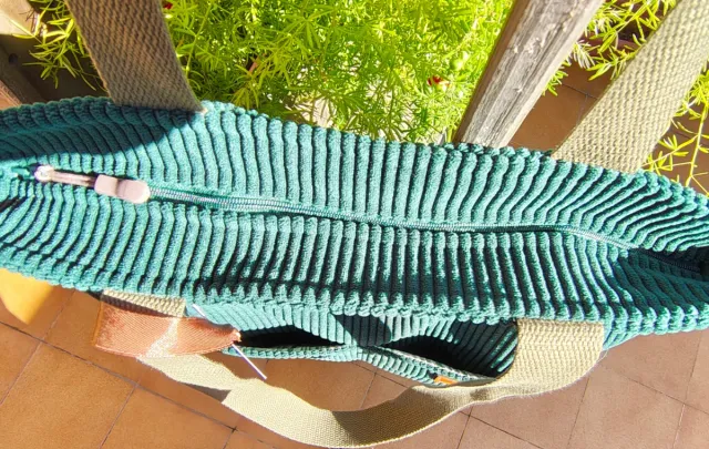 Tote bag de pana verde bosque con cremallera