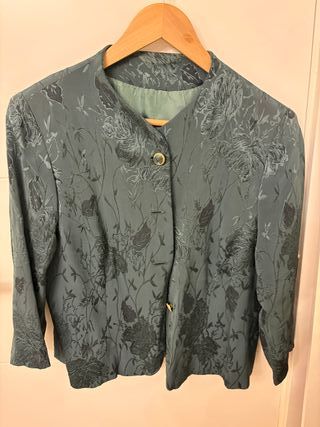 Americana mujer verde floral