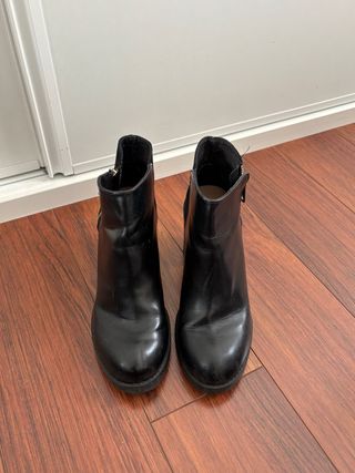 Botines de tacón negros