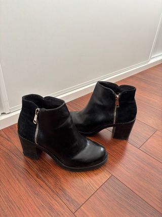 Botines de tacón negros