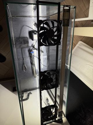 Acuario Eheim Aquapro 126L con Mesa