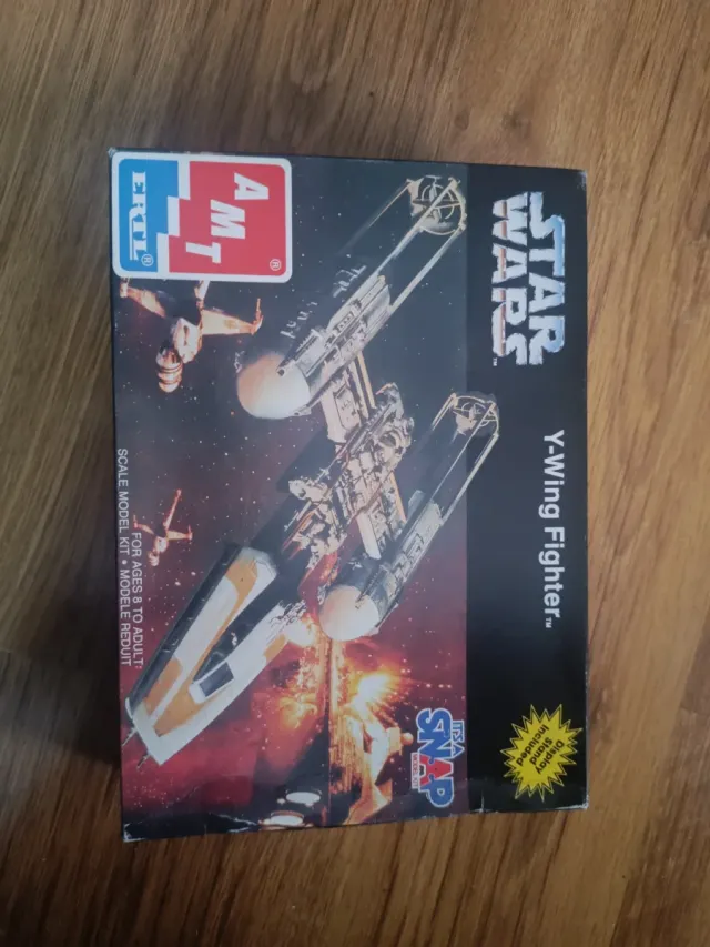 Maqueta Y-Wing Fighter Star Wars AMT ERTL
