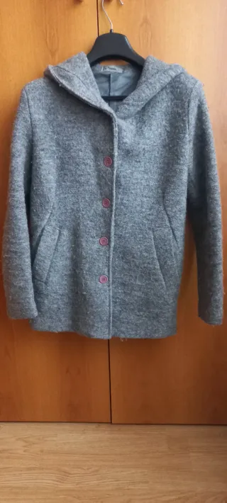 Cappottino grigio con cappuccio