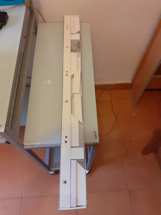 Perchero Blanco de Ikea modelo Tjusig