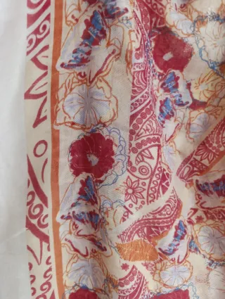 Pañuelo estampado floral y paisley