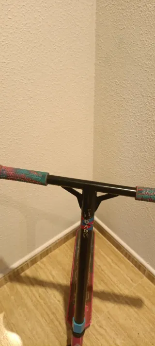 Patinete freestyle rosa y negro