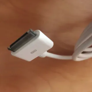 Adaptador Apple antiguo macho-hembra