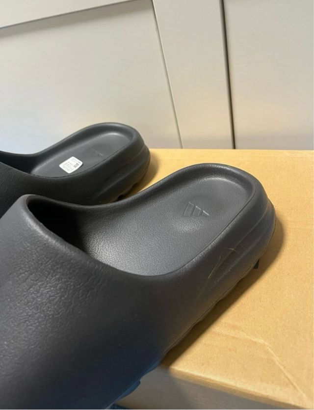 Adidas Yeezy Slide Onyx EU 45 / US 11