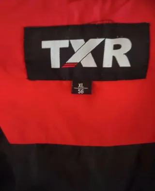 Chaqueta cortavientos TXR roja