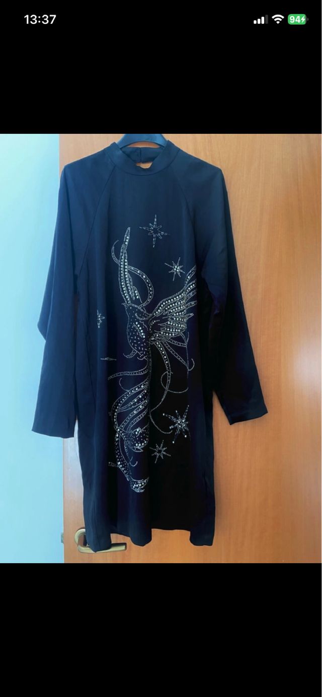 Abito donna nero con decorazioni color oro