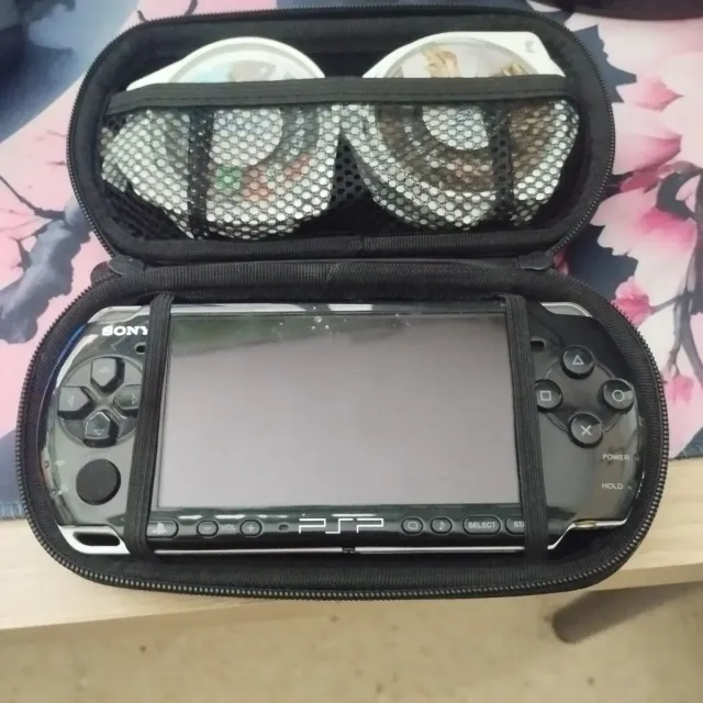 PSP Sony Preto com muitos jogos