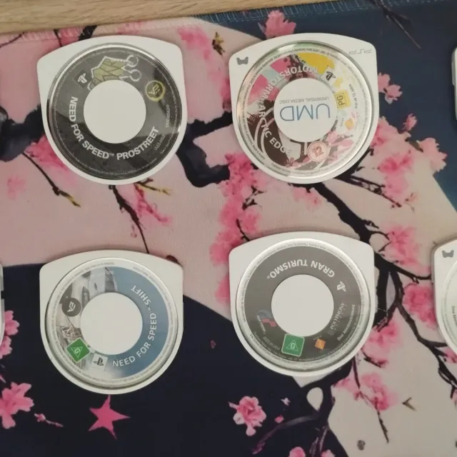 PSP Sony Preto com muitos jogos