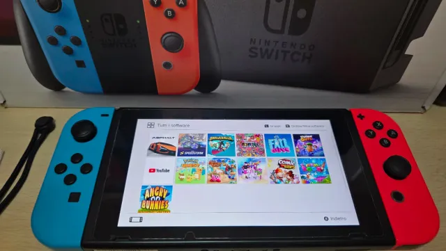 Nintendo Switch Console + Accessori