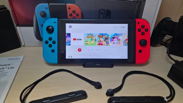 Nintendo Switch Console + Accessori