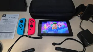 Nintendo Switch Console + Accessori
