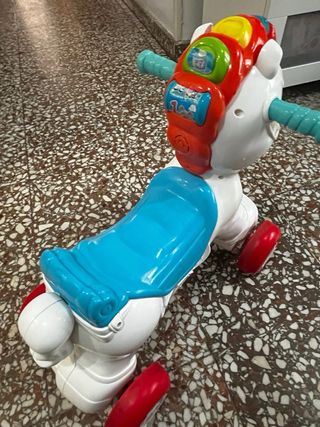 Caballito de juguete balancín y correpasillos