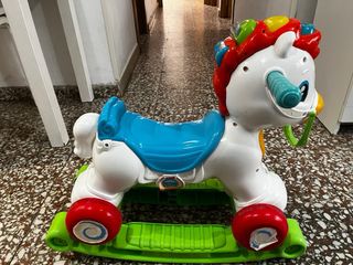 Caballito de juguete balancín y correpasillos