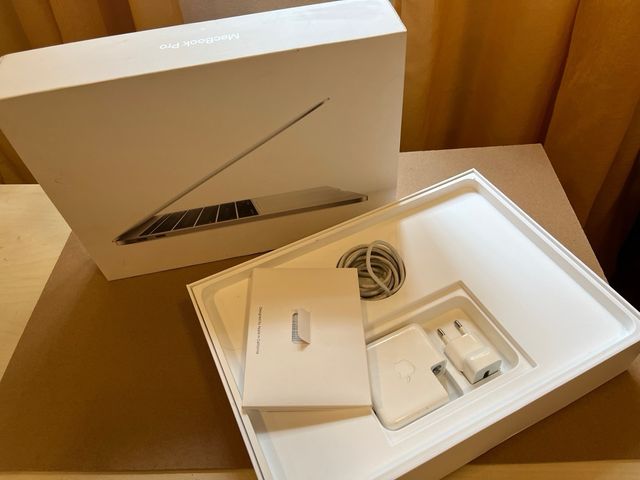 MacBook Pro 13” Plata