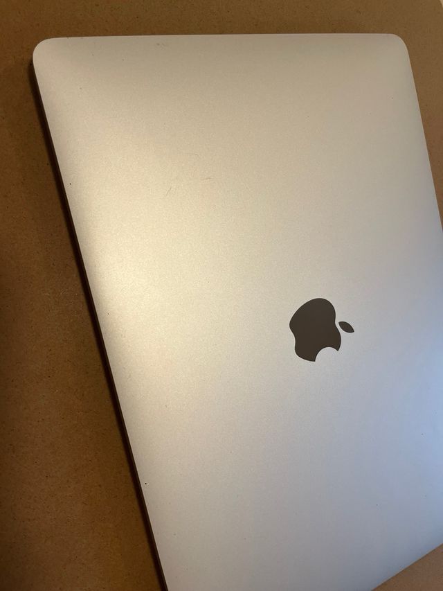 MacBook Pro 13” Plata