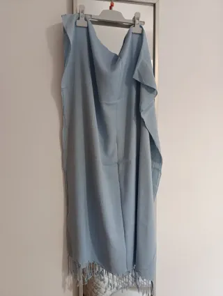 Fular celeste con flecos