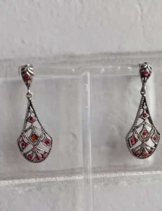 Pendientes vintage en plata vieja.