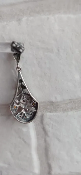 Pendientes vintage en plata vieja.