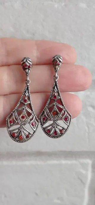 Pendientes vintage en plata vieja.
