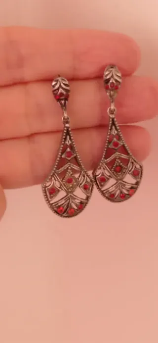 Pendientes vintage en plata vieja.