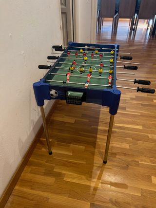 Mesa de futbolín en buen estado