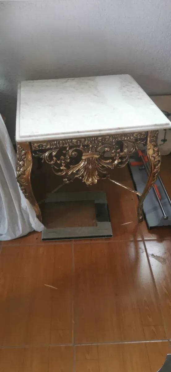 Mesa de centro mármol y hierro dorado