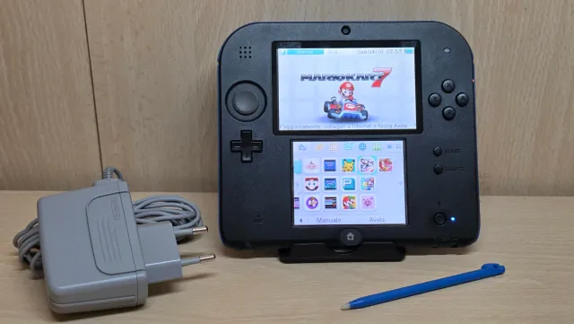 Nintendo 2DS Blu e Nero con giochi